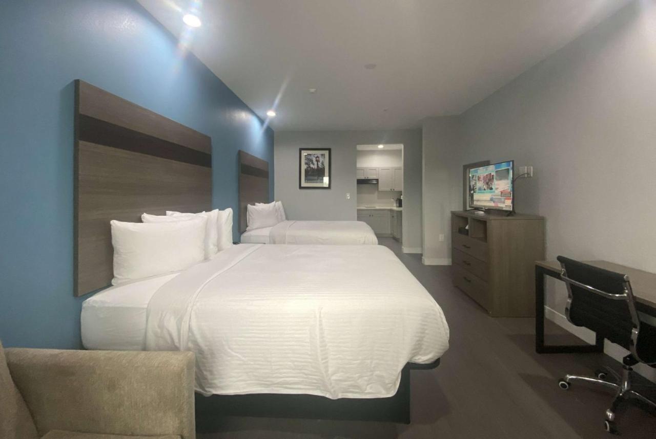 Baymont By Wyndham Freeport Texas Hotell Exteriör bild