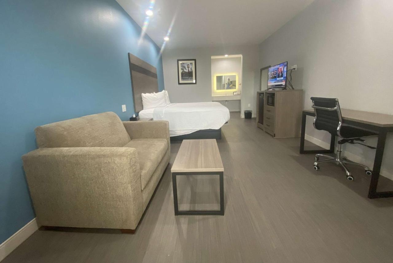 Baymont By Wyndham Freeport Texas Hotell Exteriör bild