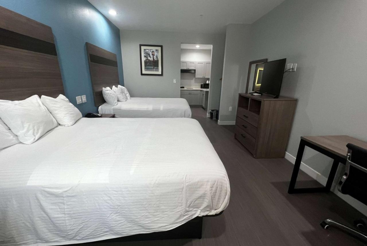Baymont By Wyndham Freeport Texas Hotell Exteriör bild