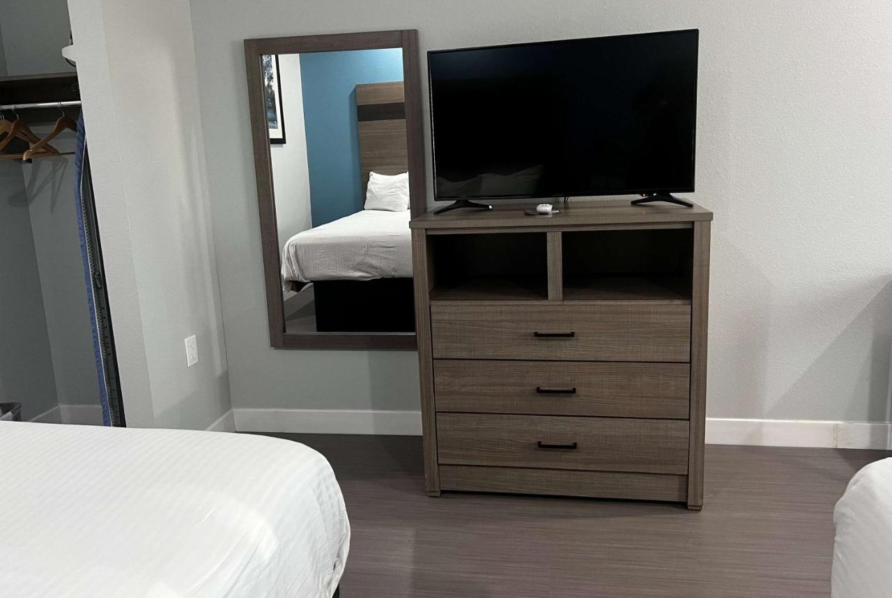 Baymont By Wyndham Freeport Texas Hotell Exteriör bild