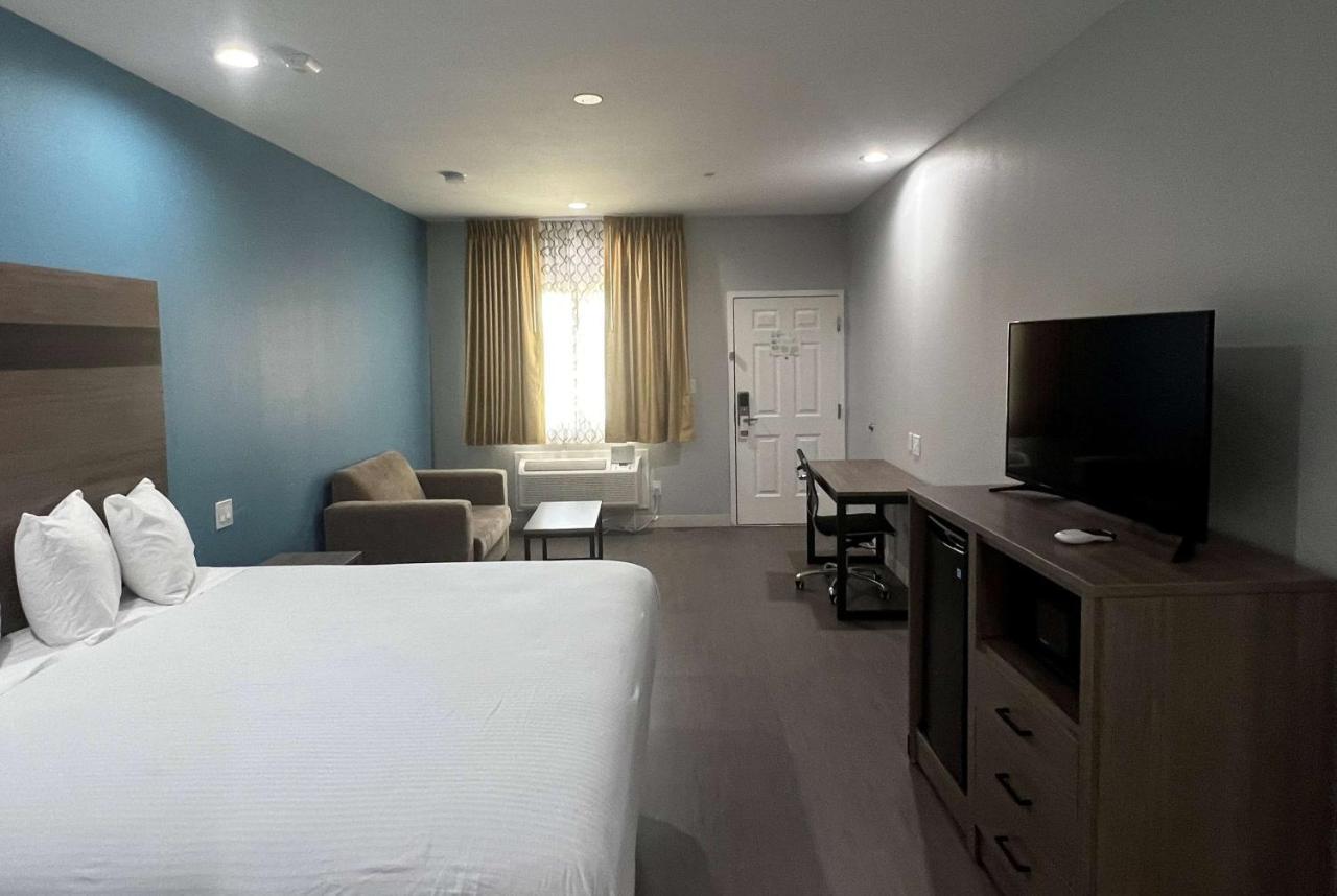 Baymont By Wyndham Freeport Texas Hotell Exteriör bild