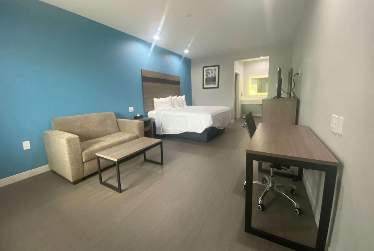 Baymont By Wyndham Freeport Texas Hotell Exteriör bild