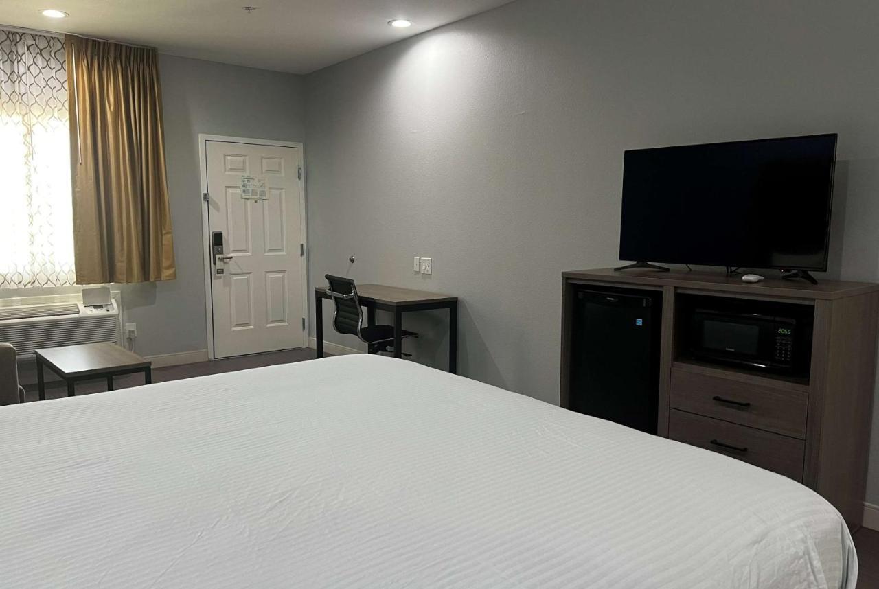 Baymont By Wyndham Freeport Texas Hotell Exteriör bild