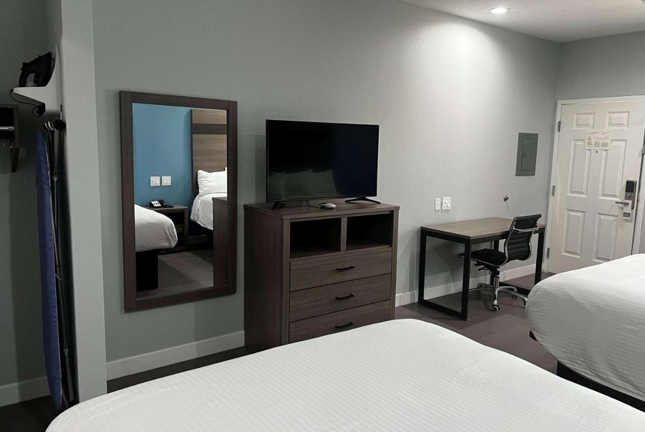 Baymont By Wyndham Freeport Texas Hotell Exteriör bild