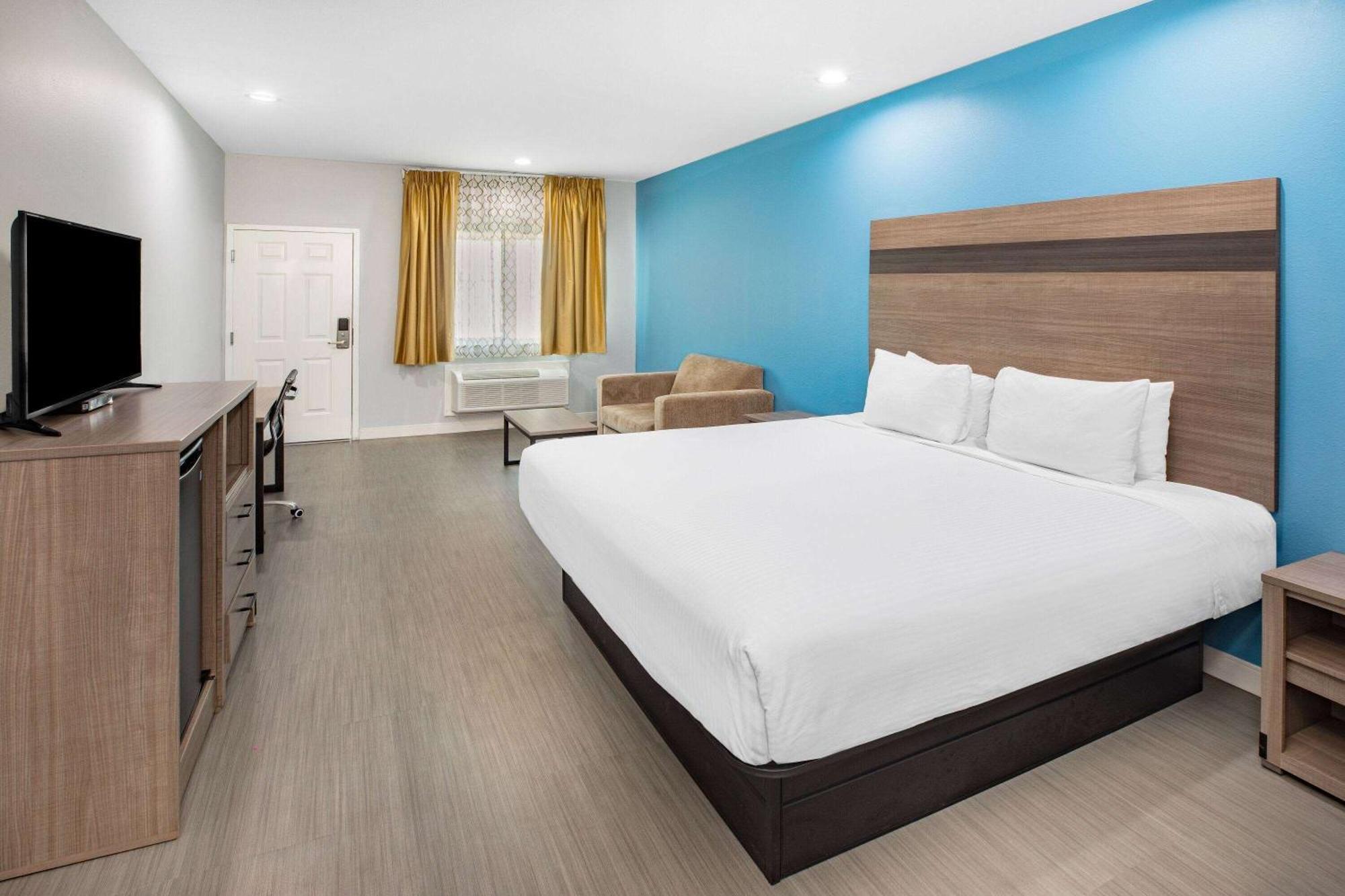 Baymont By Wyndham Freeport Texas Hotell Exteriör bild