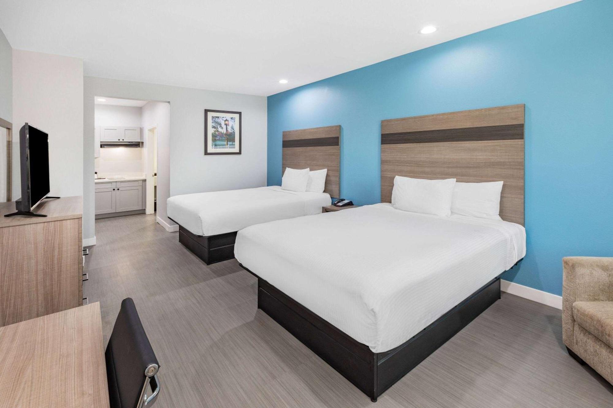 Baymont By Wyndham Freeport Texas Hotell Exteriör bild