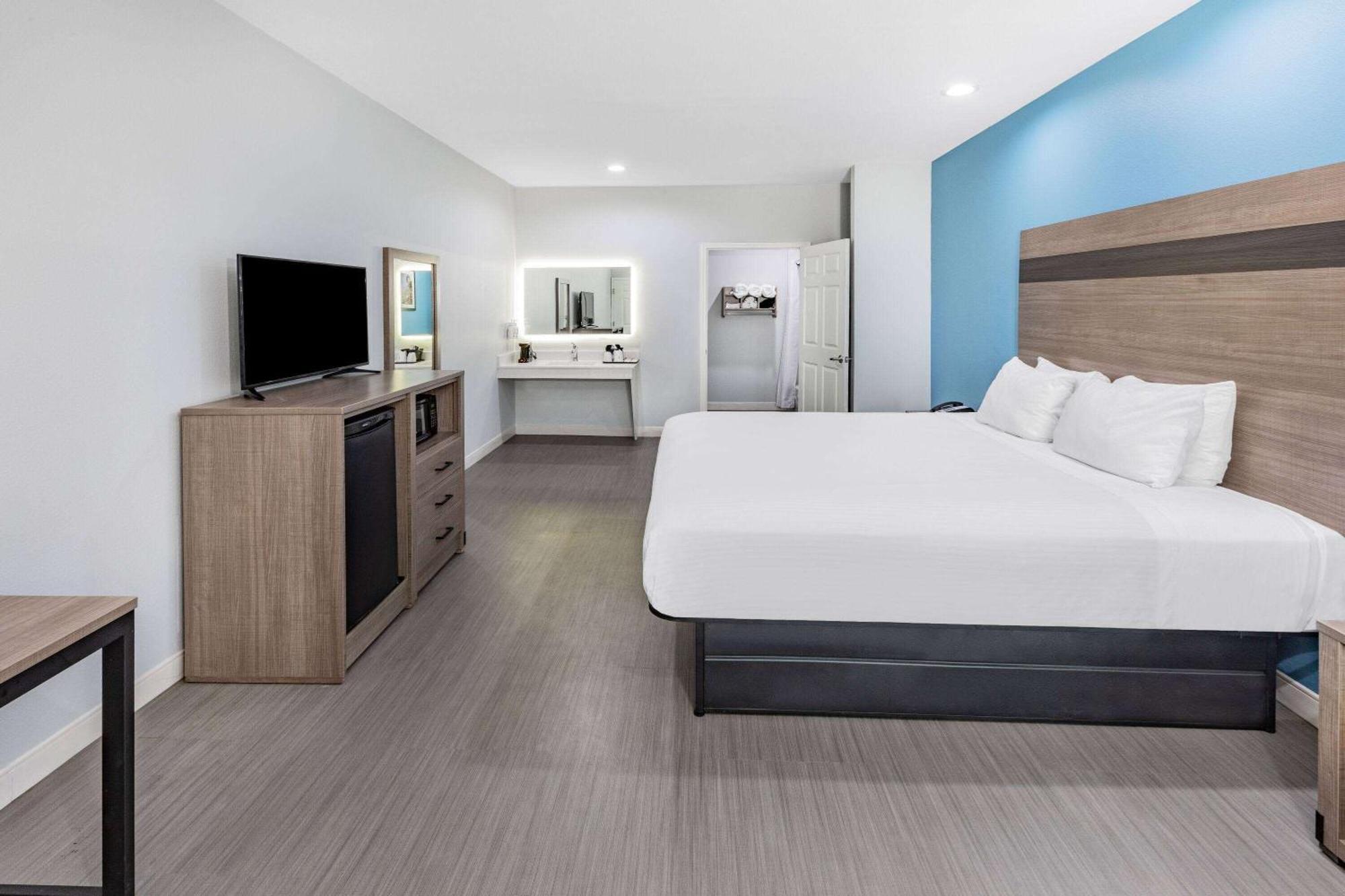 Baymont By Wyndham Freeport Texas Hotell Exteriör bild