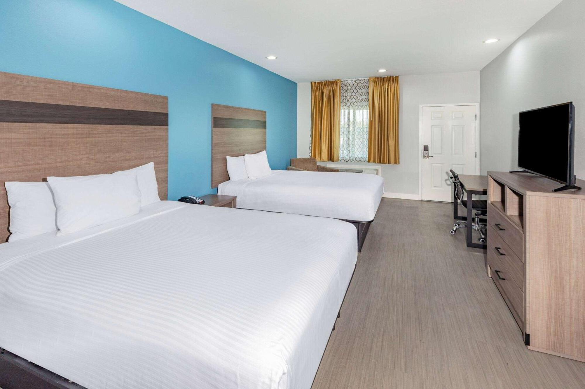 Baymont By Wyndham Freeport Texas Hotell Exteriör bild