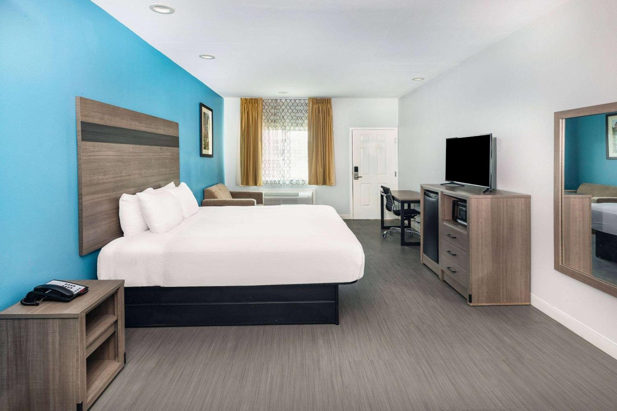 Baymont By Wyndham Freeport Texas Hotell Exteriör bild