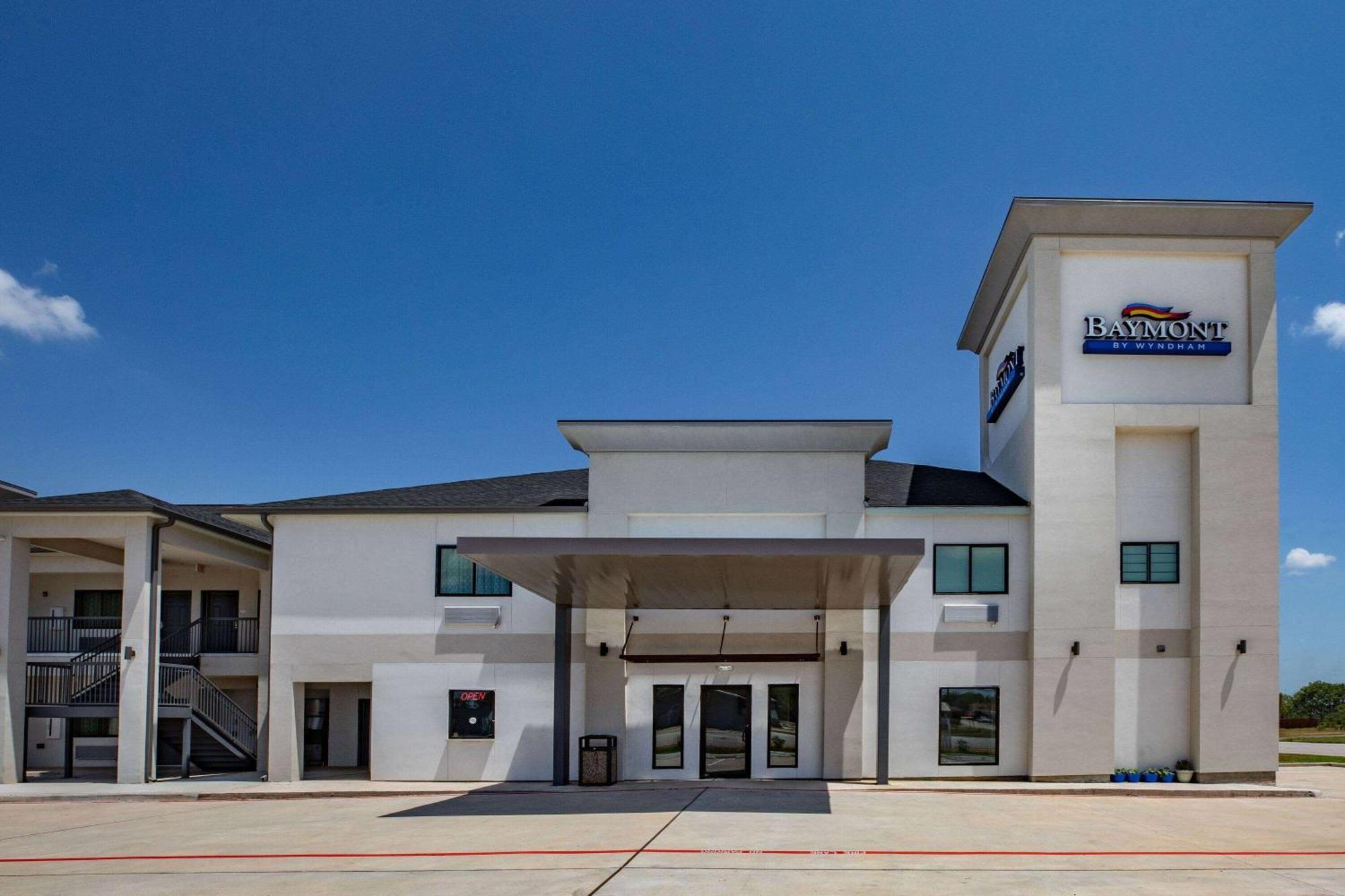Baymont By Wyndham Freeport Texas Hotell Exteriör bild