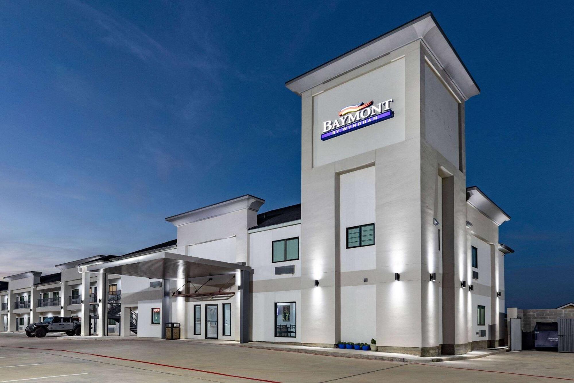 Baymont By Wyndham Freeport Texas Hotell Exteriör bild